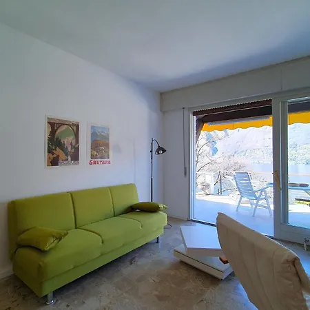 By Maggiore With Mountain Views アパート