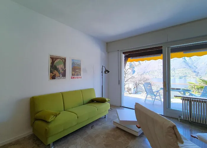 By Maggiore With Mountain Views アパート