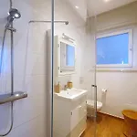 By Maggiore With Mountain Views Apartment