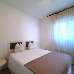 By Maggiore With Mountain Views Apartment *