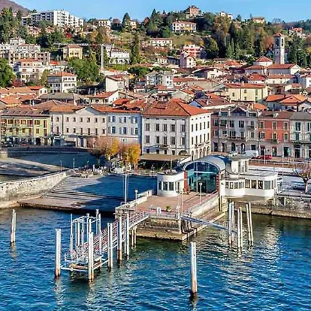 Amazing With Private Terrace Apartment Pino Lago Maggiore