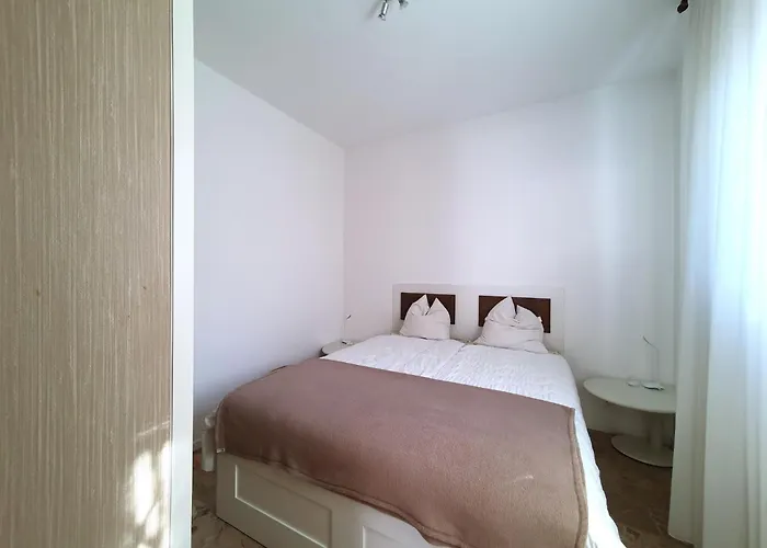 By Maggiore With Mountain Views * Pino Lago Maggiore