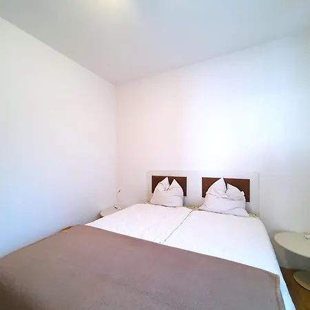 Apartament By Maggiore With Mountain Views